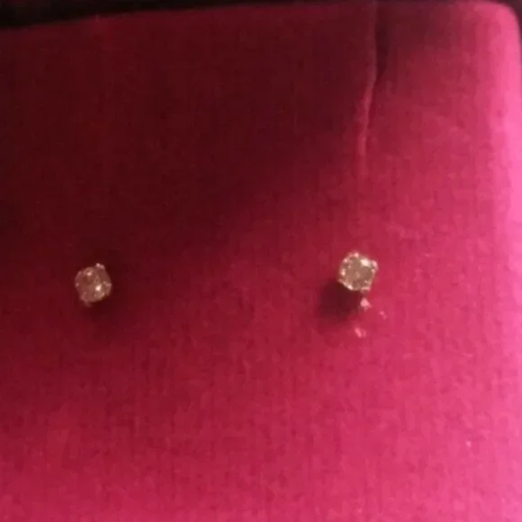 Peruvian children's earrings in solid 18k yellow gold and natural stone